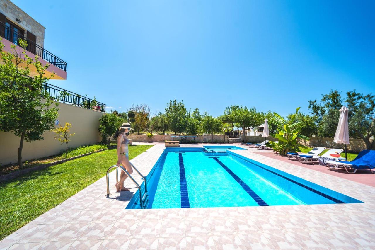 Villas Louloudaki Лутра Экстерьер фото
