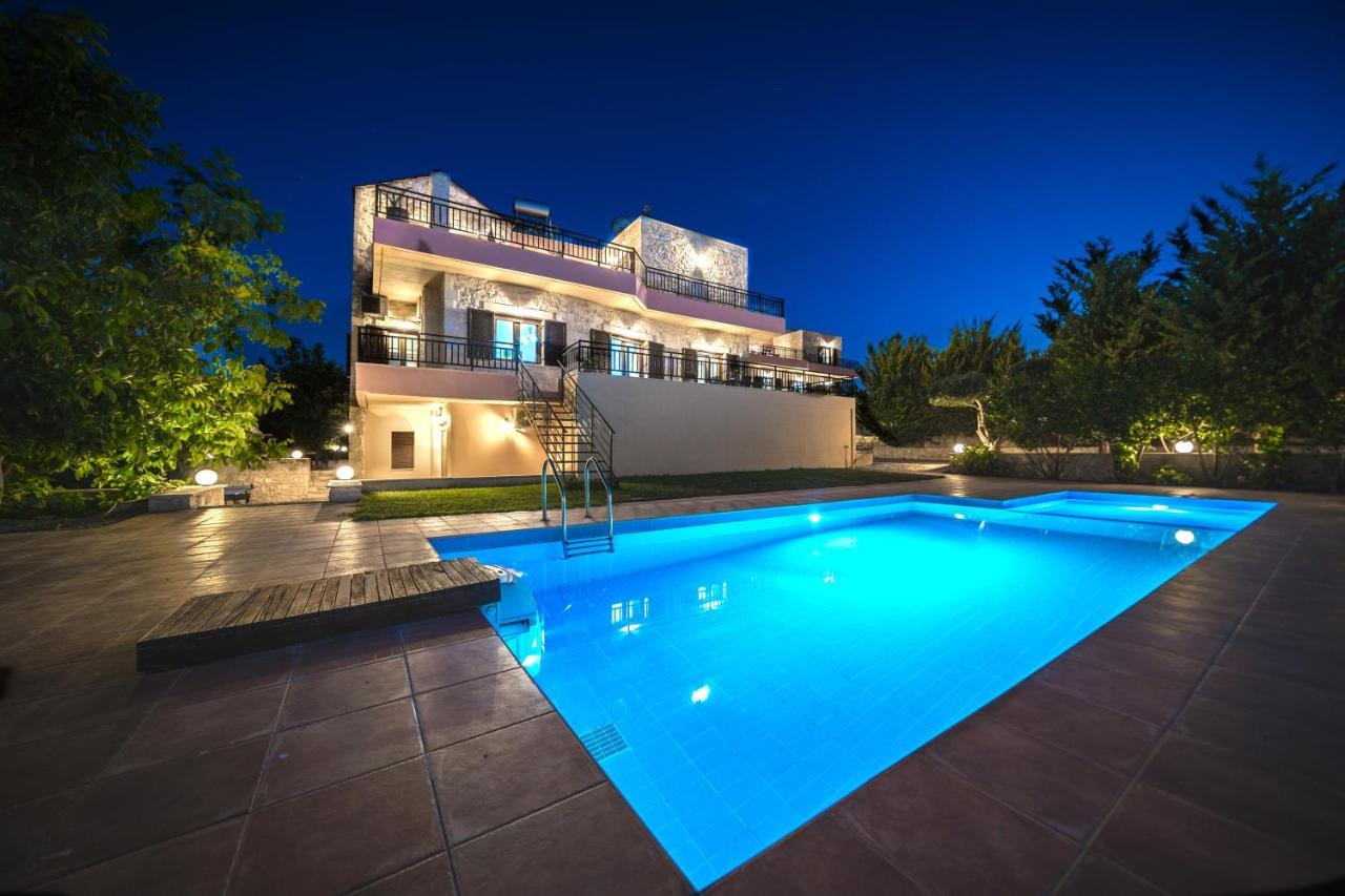 Villas Louloudaki Лутра Экстерьер фото