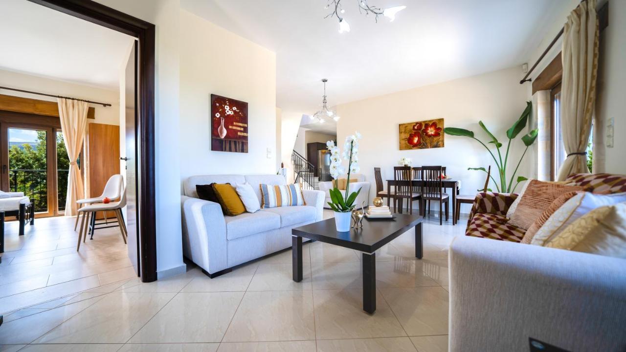 Villas Louloudaki Лутра Экстерьер фото