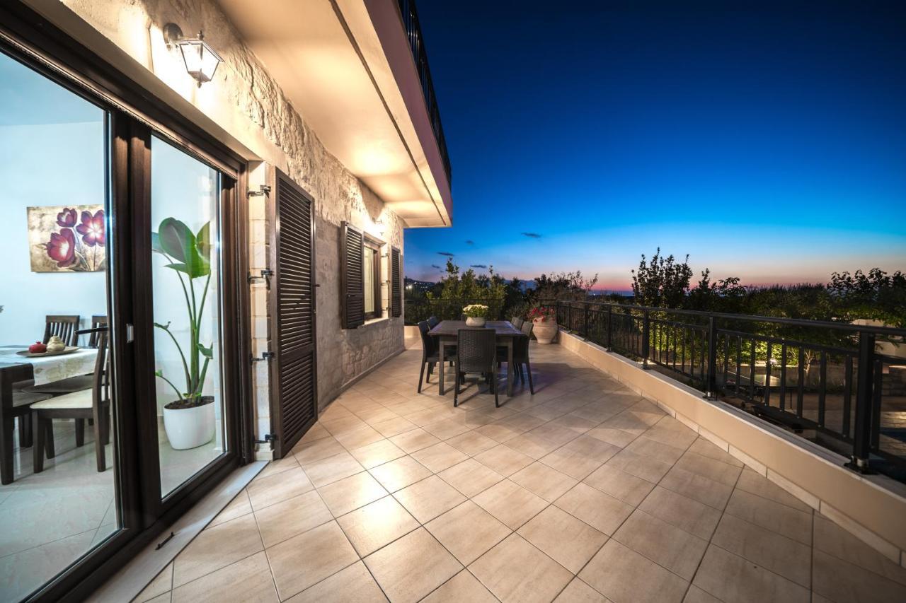 Villas Louloudaki Лутра Экстерьер фото