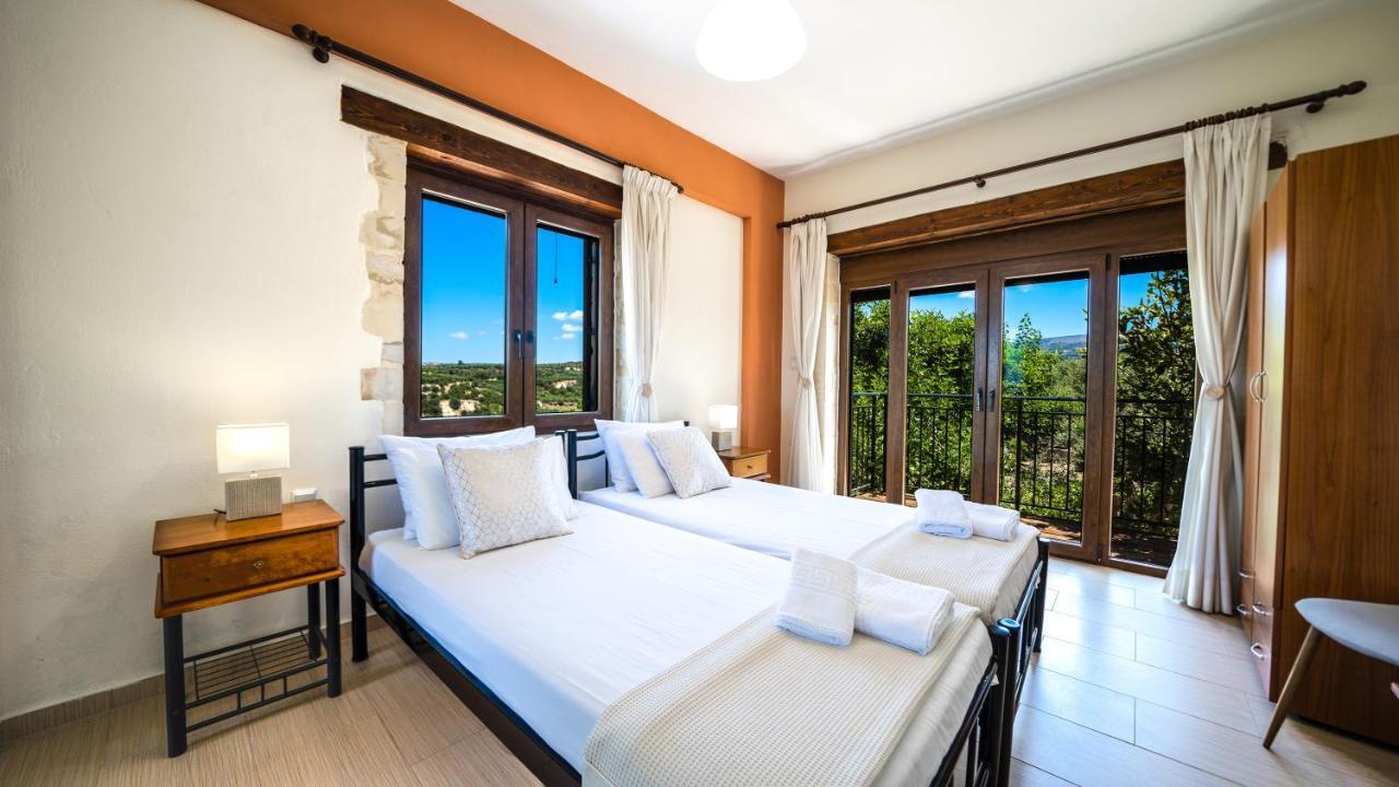 Villas Louloudaki Лутра Экстерьер фото