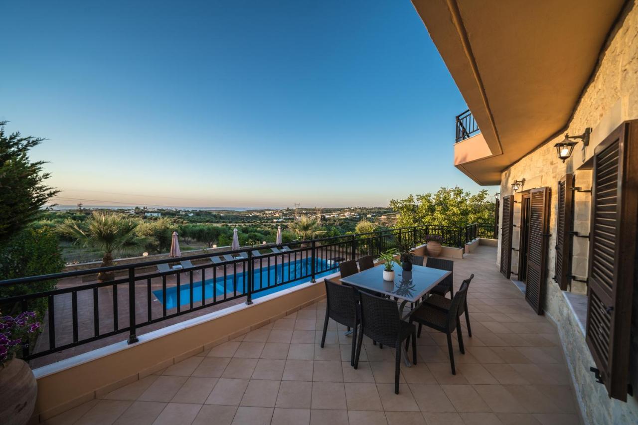 Villas Louloudaki Лутра Экстерьер фото