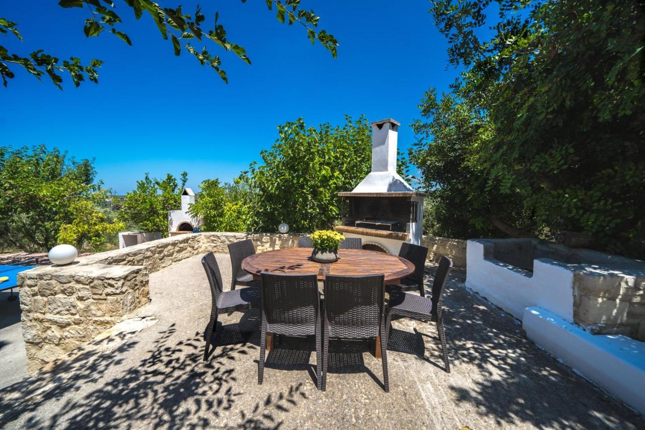 Villas Louloudaki Лутра Экстерьер фото