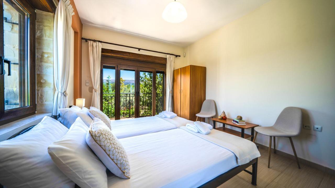 Villas Louloudaki Лутра Экстерьер фото