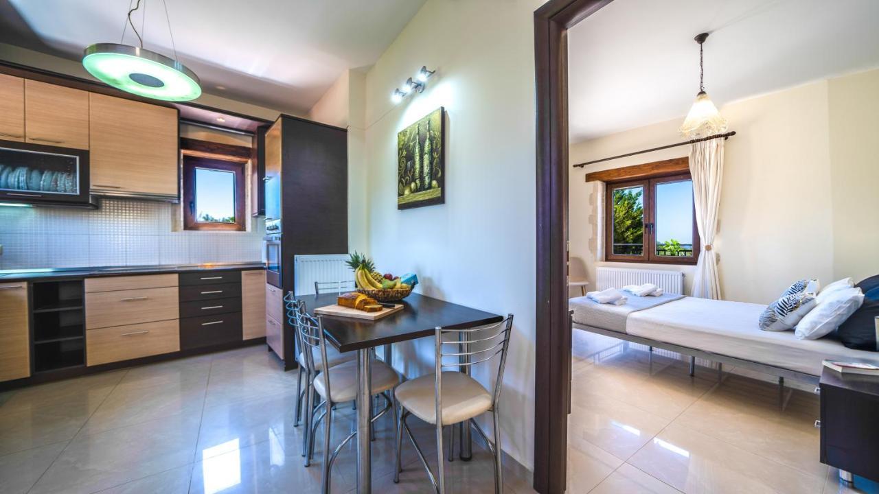 Villas Louloudaki Лутра Экстерьер фото